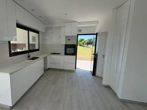 Casa en Venta en El Naudir, USD 350.000