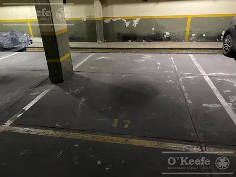 Venta- Oportunidad- Cochera cubierta fija - Quilmes Centro