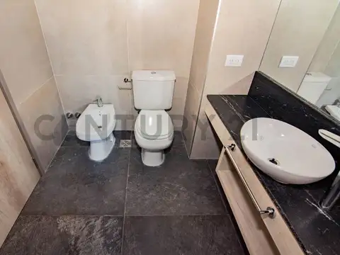 Departamento 5 ambientes con 3 baños