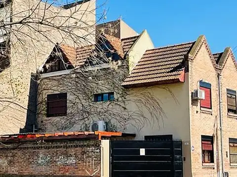 Casa en venta - 2 Dormitorios 1 Baño - Cochera - 106Mts2 - San Miguel