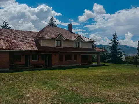 VENTA ESPECTACULAR CASA EN EL CHURQUI