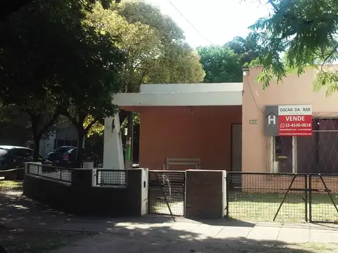 Casa en esquina Rodriguez