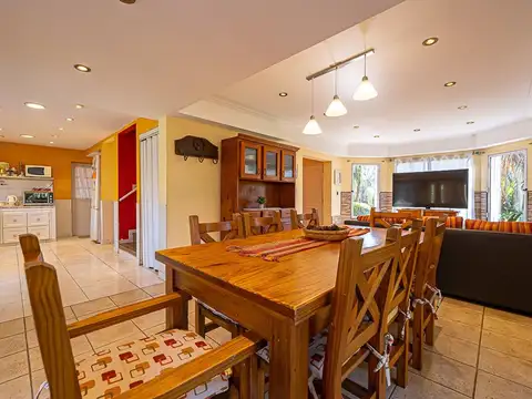 Depto Tipo Casa 4 ambientes con 2 baños