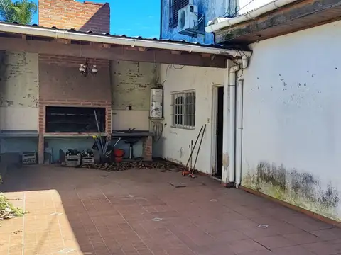 Casa en Venta con 3 cocheras