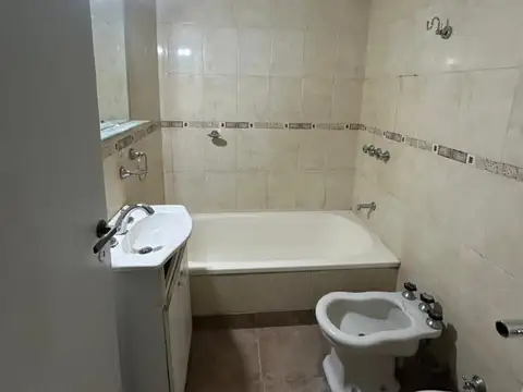 DEPARTAMENTO 2 AMBIENTES CON PATIO