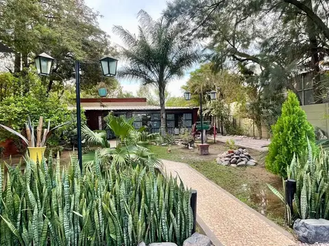 CASA QUINTA 5 AMBIENTES EN VENTA RUTA 1 CON JARDÍN