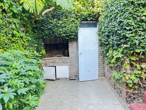 Casa 5 ambientes con 1 baño