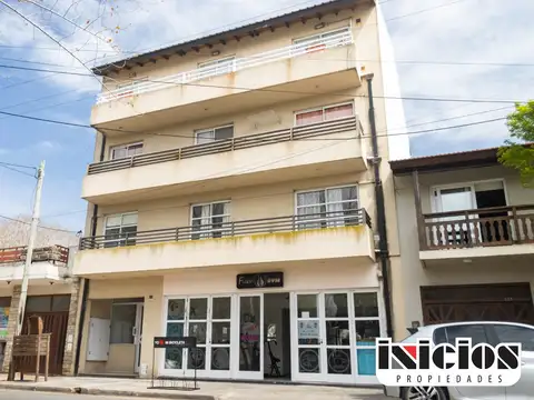 Amplio Local en Buena Zona - C707