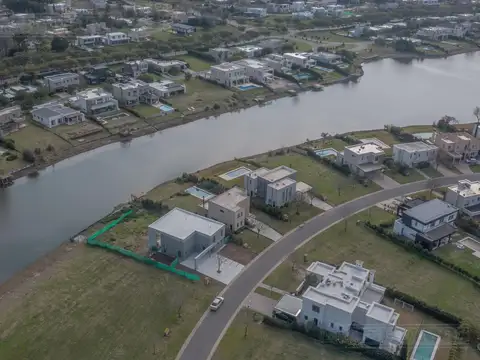 Casa  en Area 5 de San Matias con vista a la laguna PG