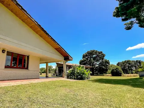 Casa en Venta con 2 cocheras