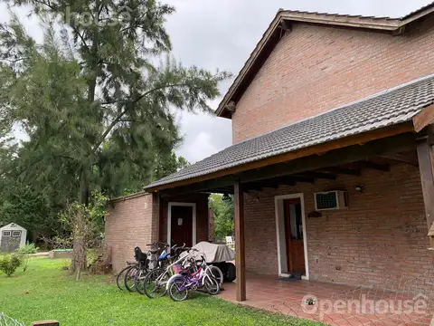 Casa en Venta con 3 cocheras