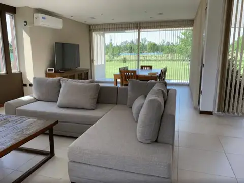 Casa en Venta en Altamirano, USD 300.000