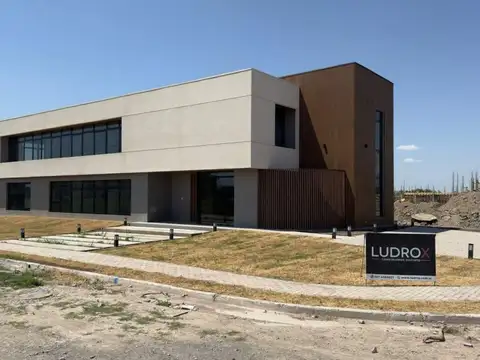 VENTA DE COMPLEJO DE OFICINAS - San Lorenzo Chico