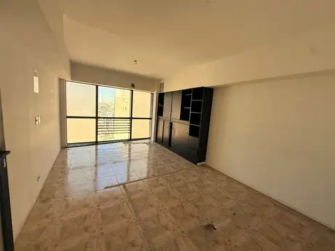 Venta. Oficina. 8 Ambientes. Piso 12. Montevideo 400. Centro