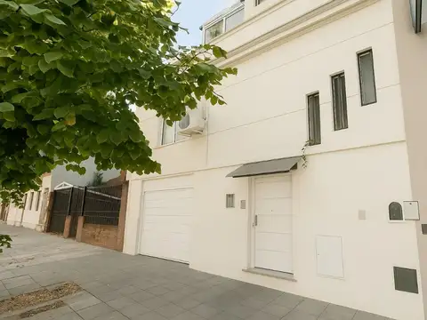 Venta Casa con cochera y Terraza Villa Urquiza