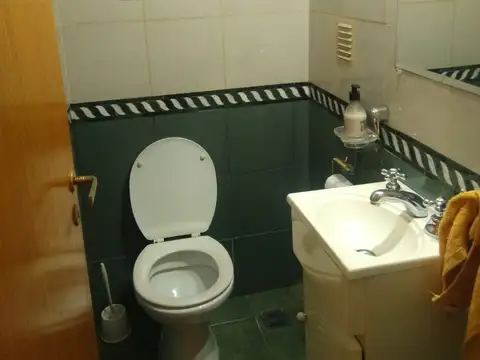 Casa 5 ambientes con 3 baños