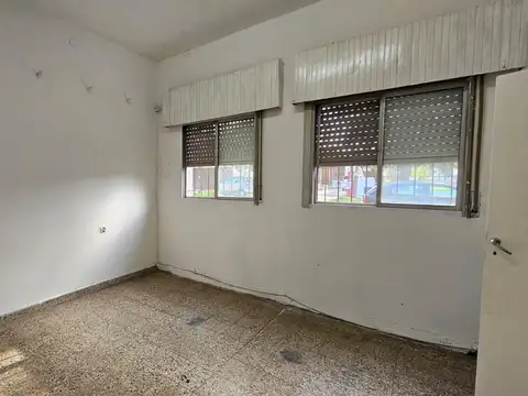 Casa 2 ambientes con 1 baño